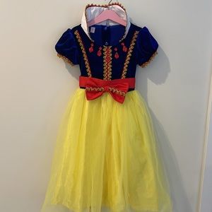 Disney Snow White Princess Dress / Sise 4-6Y